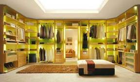 Как сэкономить пространство при помощи гардеробной комнаты?